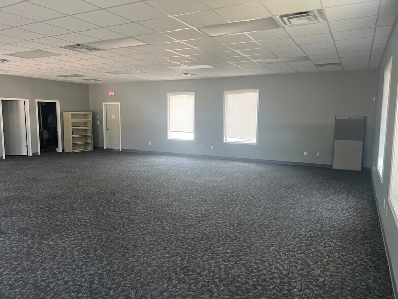 More Photos Of 161 Heritage Meadows Cir, Bourbonnais Office Residential For Lease
