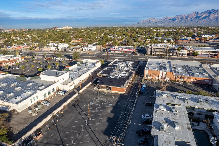 More Photos Of 2916 E Broadway Blvd, Tucson Office For Lease