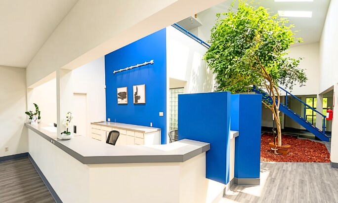 More Photos Of 1721 Cimarron Trl, Hurst Medical For Lease