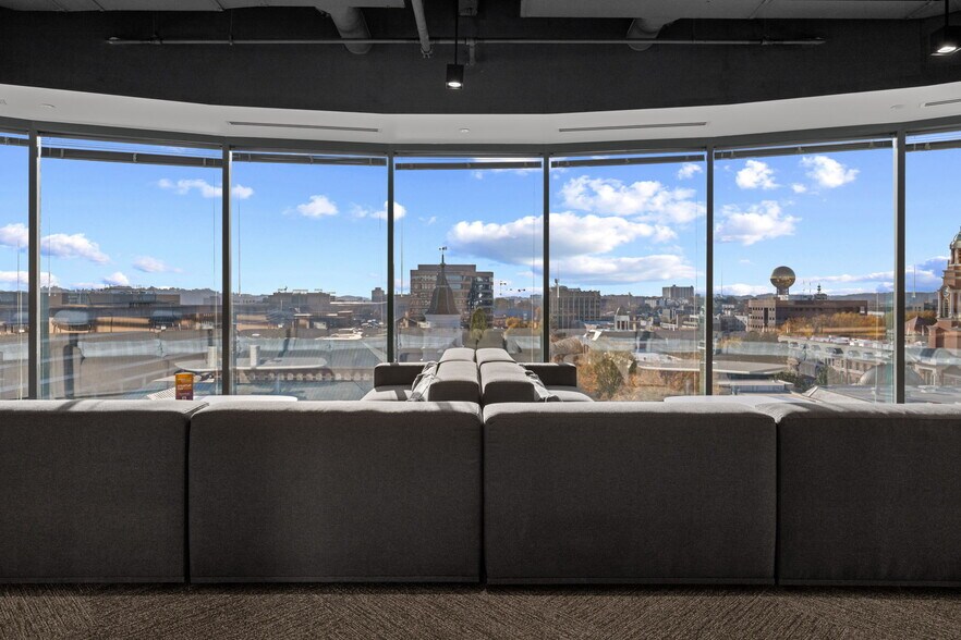 More Photos Of 900 S Gay St, Knoxville Office For Sale