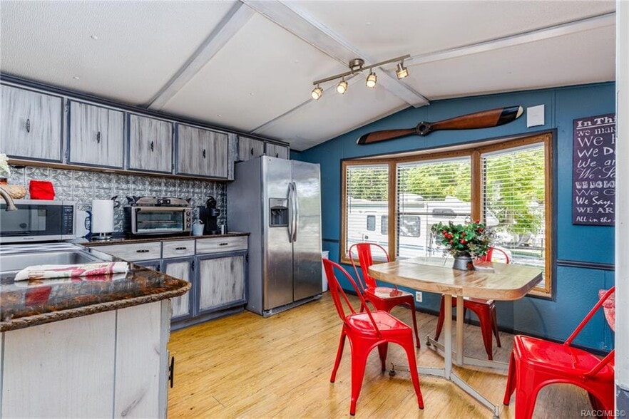 More Photos Of 6617 Riverside Dr, Yankeetown Marina For Sale