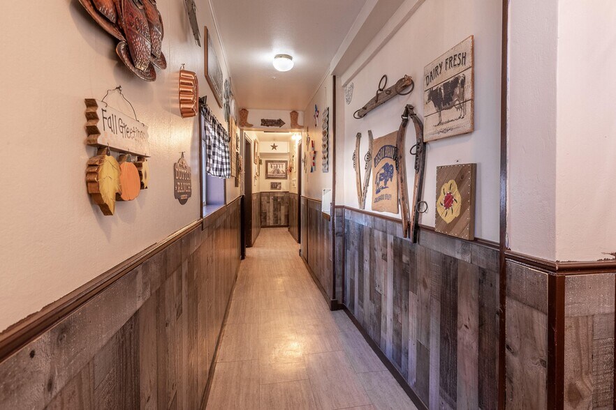 More Photos Of 1118 Robinson Ave, Trinidad Restaurant For Sale