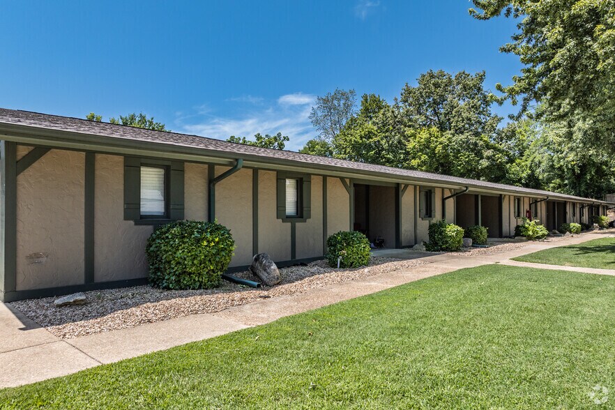 More Photos Of 124 S College St, Mountain Home Apartments For Sale