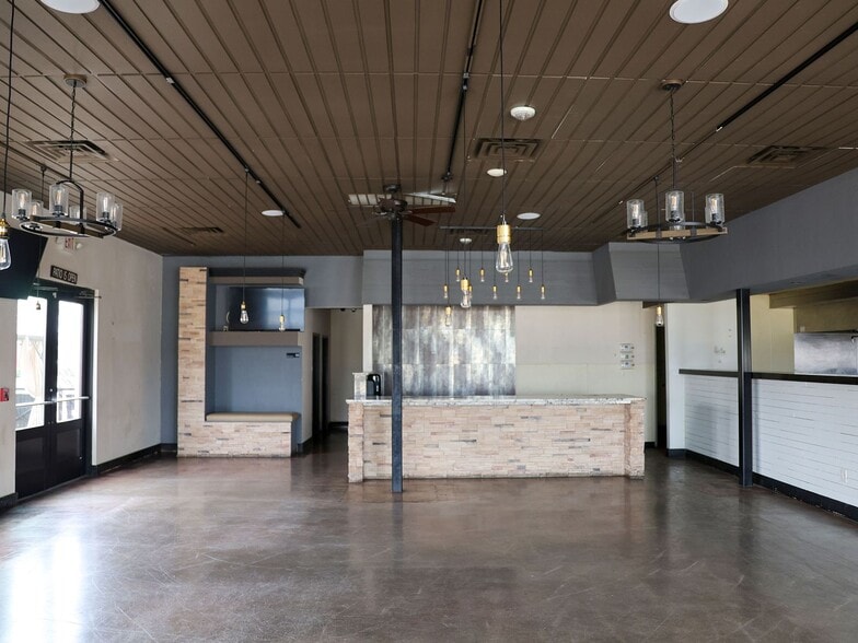 More Photos Of 167 Avondale Haslet Rd, Haslet General Retail For Sale