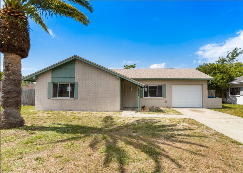 More Photos Of 1357 Overlea St, Clearwater Specialty For Sale