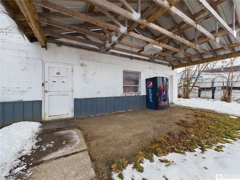 More Photos Of 1621 Washington St, Olean Auto Repair For Sale