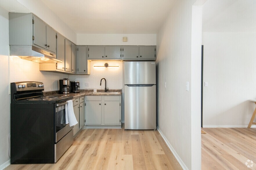 More Photos Of 4406 N Division St, Davenport Apartments For Sale