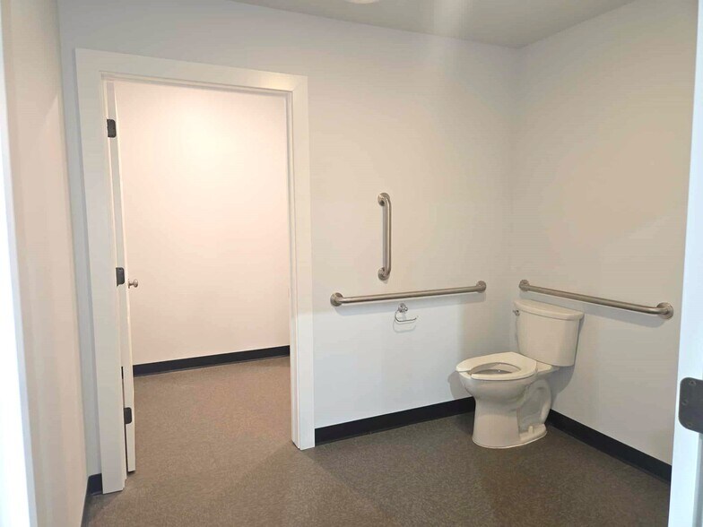 More Photos Of 3745 Harrison Ave, Butte Storefront For Lease