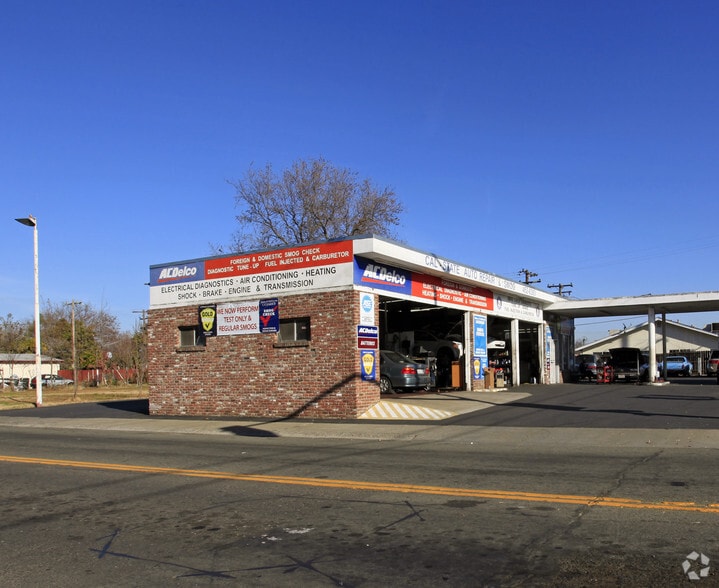 More Photos Of 4701 Fruitridge Rd, Sacramento Auto Repair For Sale