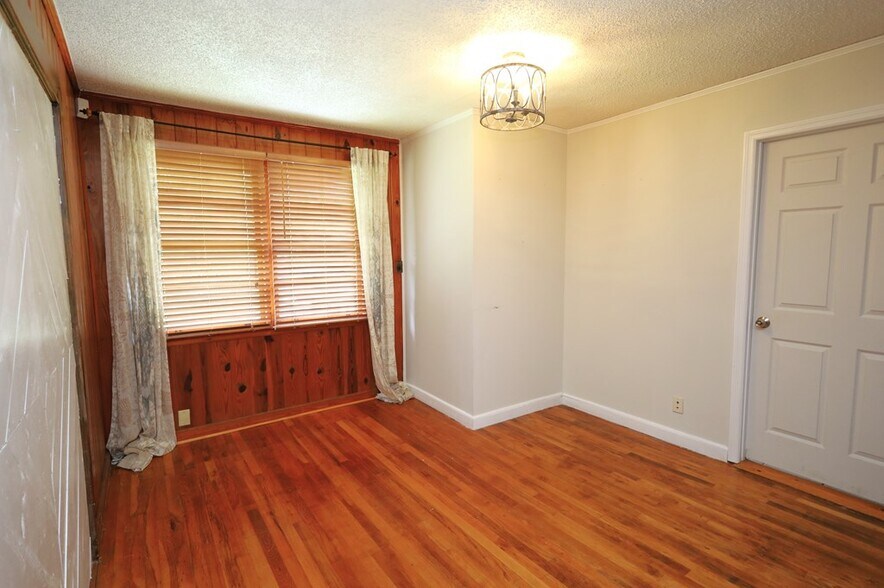 More Photos Of 2914 N Oak St, Valdosta Office For Lease