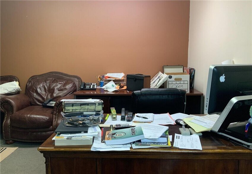 More Photos Of 2001 S Staples St, Corpus Christi Office For Sale