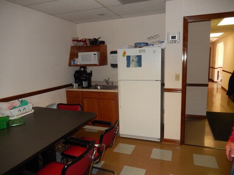 More Photos Of 80 Grace Dr, Hurricane Warehouse For Lease
