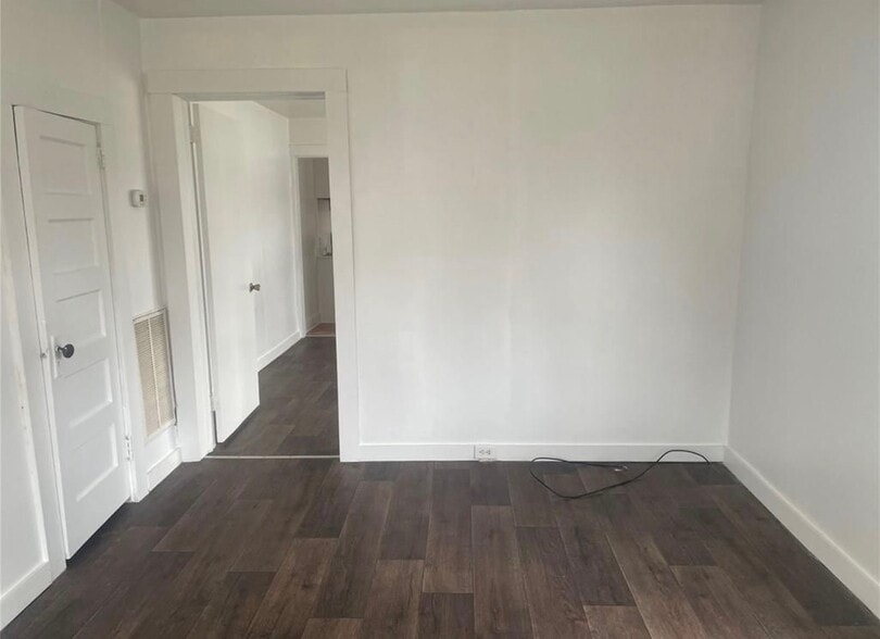 More Photos Of 356-358 Dixie Broadway, Winston-Salem Specialty For Sale