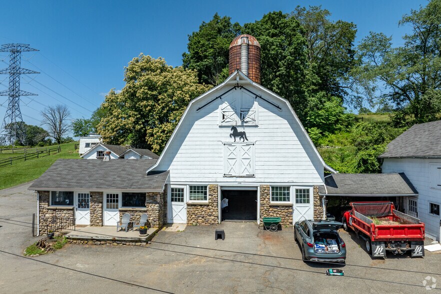 More Photos Of 11 Charlottesburg Rd, Boonton Horse Stables For Sale