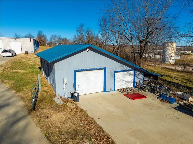 More Photos Of 13612 Stillwell Rd, Bonner Springs Auto Salvage Facility For Sale