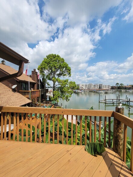 More Photos Of 2318 Crows Nest Dr, League City Specialty For Sale