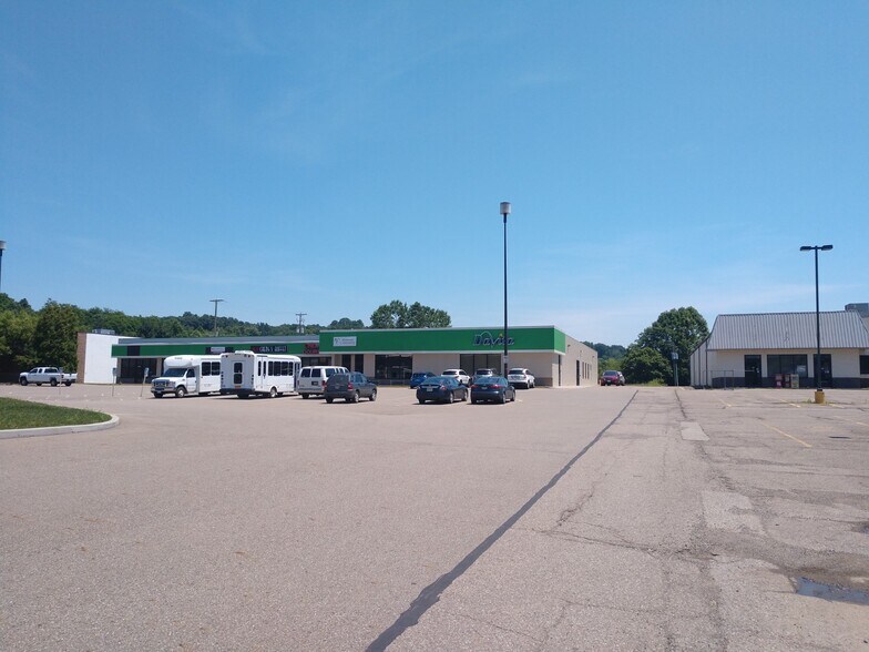More Photos Of 1639-1649 S Washington St, Millersburg Storefront For Sale