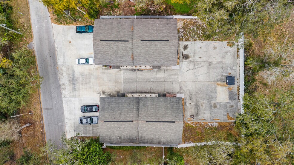 More Photos Of 7917 Lakeshore Dr, Tampa Multifamily For Sale