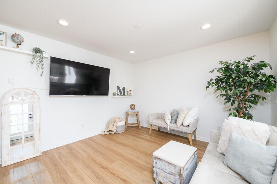 More Photos Of 96 1st Ave, Atlantic Highlands Storefront Retail Residential For Sale