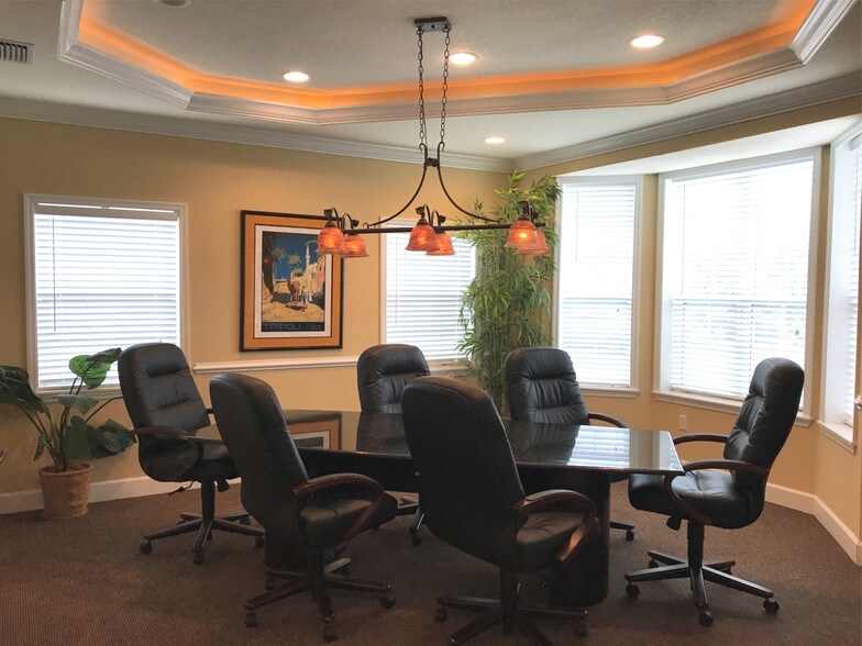 More Photos Of 18540-18544 N Dale Mabry Hwy, Lutz Office For Sale