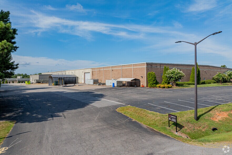 More Photos Of 35 Weathers St, Youngsville Manufacturing For Lease