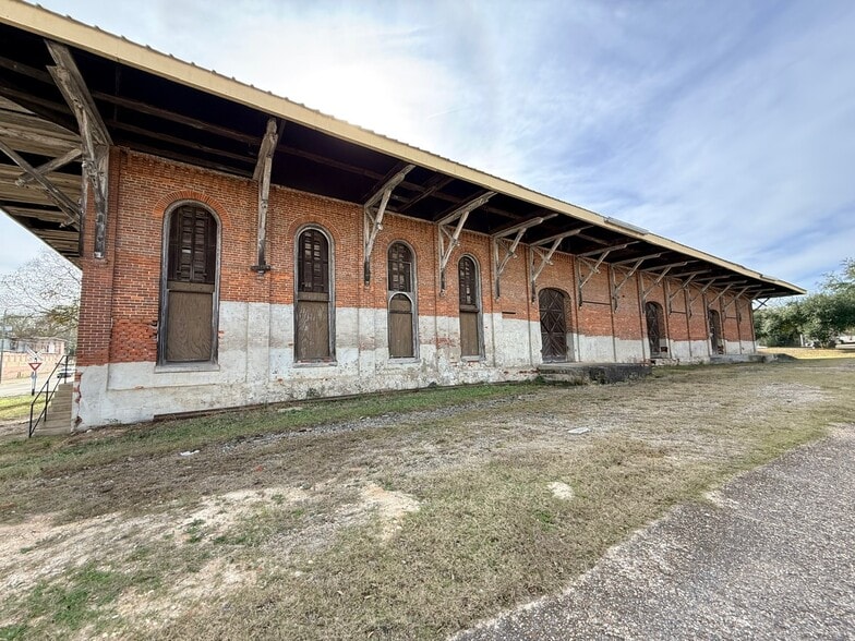 More Photos Of 300 S Randolph Ave, Eufaula Industrial For Sale