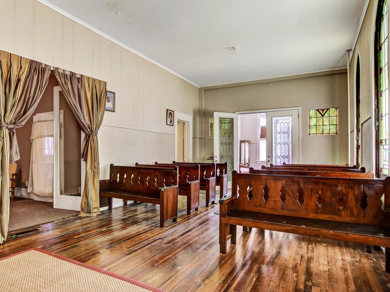 More Photos Of 525 Beaver St, Jacksonville Cemetery Mausoleum For Lease