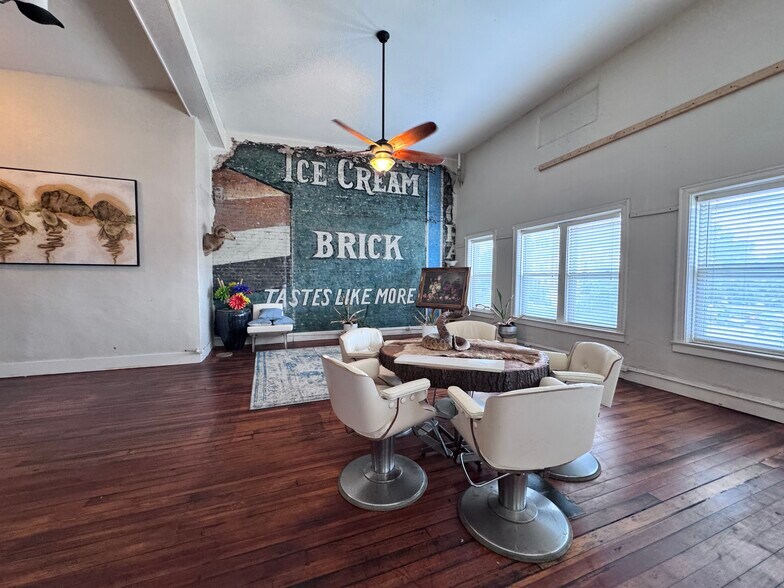 More Photos Of 2 W Side Sq, Macomb Restaurant For Sale