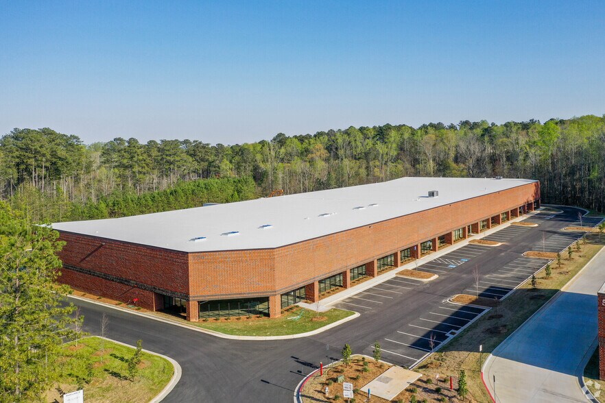 More Photos Of 5750 Commerce Blvd, Alpharetta Warehouse For Lease