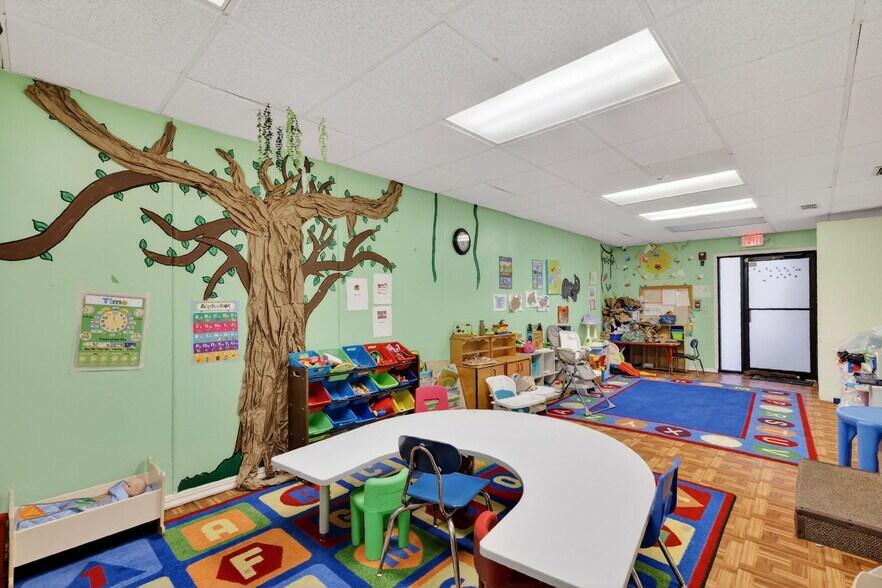 More Photos Of 4075 N County Road 19A, Mount Dora Daycare Center For Sale
