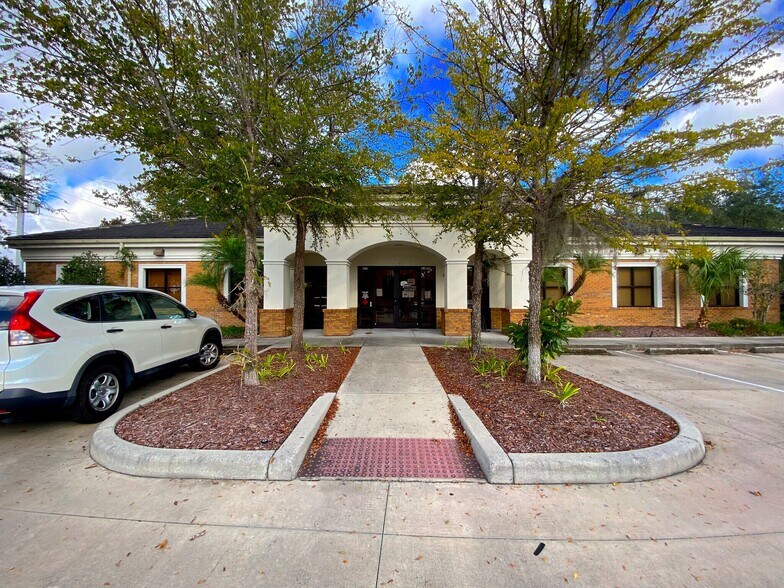 More Photos Of 572 Ocoee Commerce Pkwy, Ocoee Medical For Lease