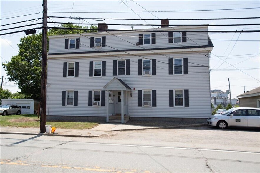 More Photos Of 466 Washington St, Coventry Apartments For Sale