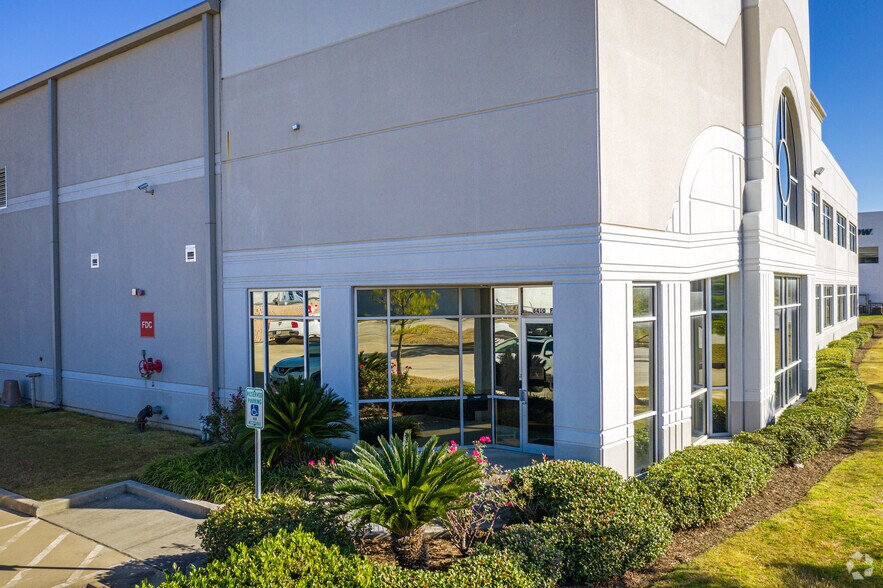 More Photos Of 6410 Langfield Rd, Houston Warehouse For Lease