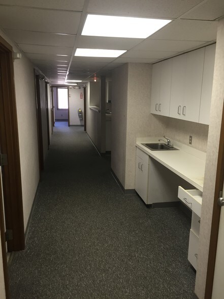 More Photos Of 49 Pearl St, Brockton Medical For Lease