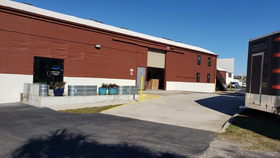 More Photos Of 1942 2nd Ave S, Saint Petersburg Warehouse For Lease