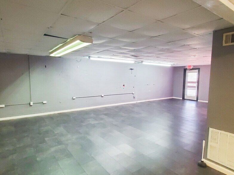 More Photos Of 1400 Shorter Ave NW, Rome Flex For Sale