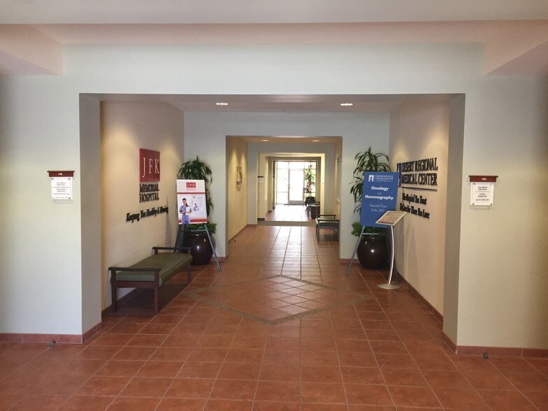 More Photos Of 47647 Caleo Bay Dr, La Quinta Medical For Lease