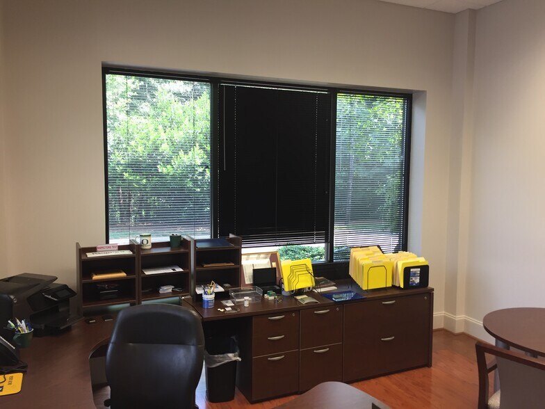 More Photos Of 1424 N Brown Rd, Lawrenceville Office For Sale