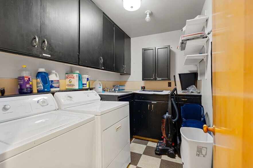 More Photos Of 216 N 40th Ave, Yakima Freestanding For Lease