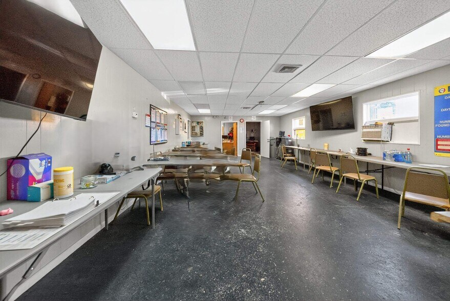 More Photos Of 12027 State Route 9W, West Coxsackie Service For Sale