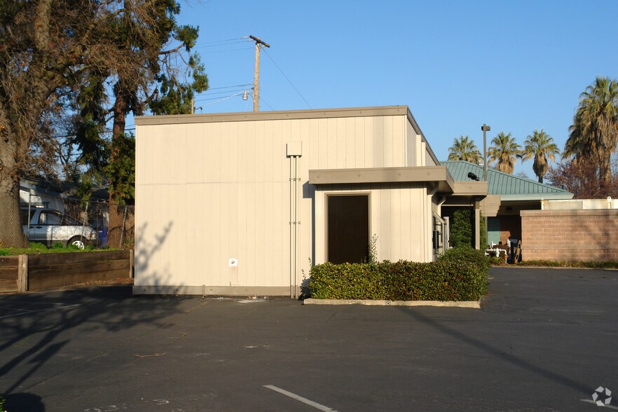 More Photos Of 2188 Stockton Blvd, Sacramento Office For Lease
