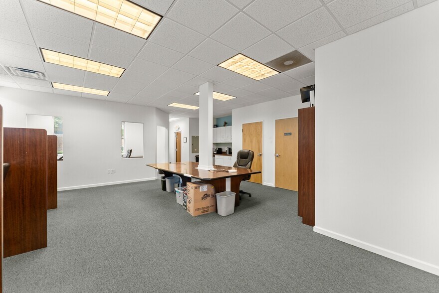 More Photos Of 950 Scales Rd, Suwanee Medical For Lease