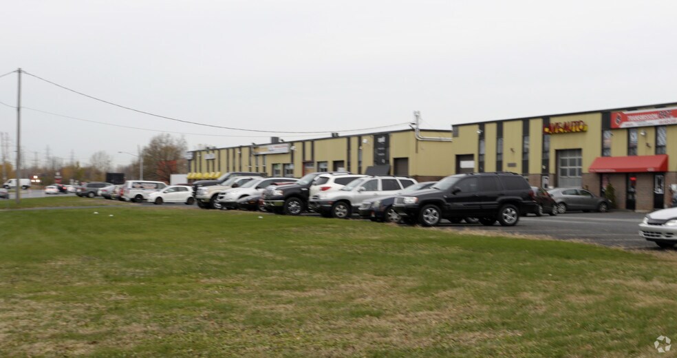 More Photos Of 4616 Blvd Kimber, Longueuil Warehouse For Lease