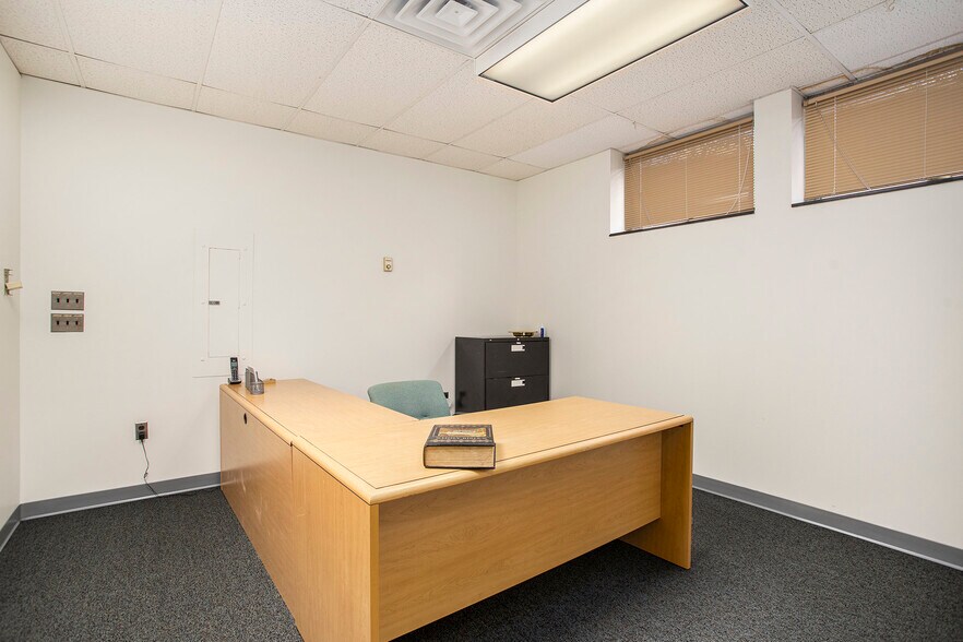 More Photos Of 135 N Church St, Kalamazoo Office Residential For Sale