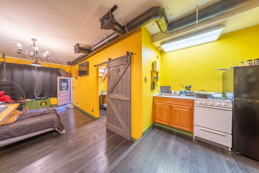 More Photos Of 406-408 Kirkpatrick St, Syracuse Freestanding For Sale