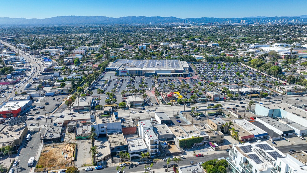 More Photos Of 13452 Washington Blvd, Marina del Rey Freestanding For Lease