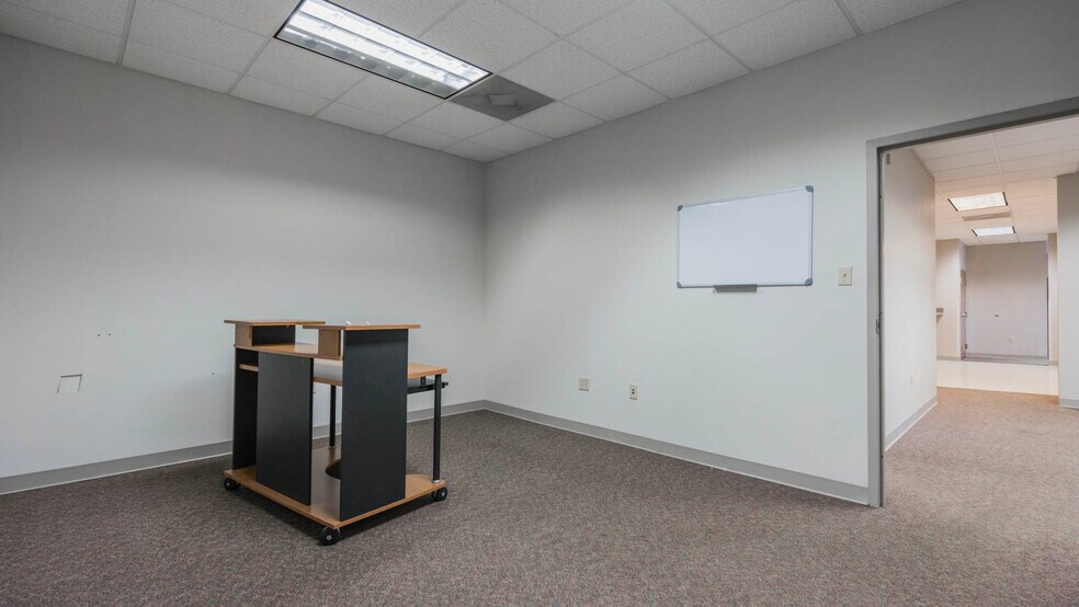 More Photos Of 12927 Plaza Dr, Richmond Light Manufacturing For Lease