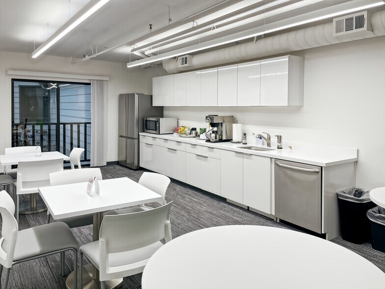 More Photos Of 307 Orchard City Dr, Campbell Coworking Space