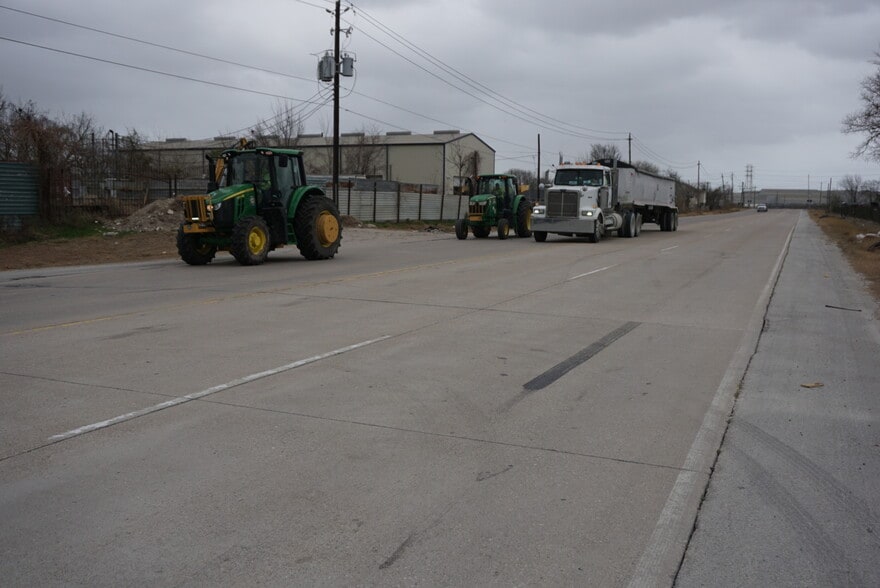 More Photos Of 12803 Rita Ln, Houston Warehouse For Sale