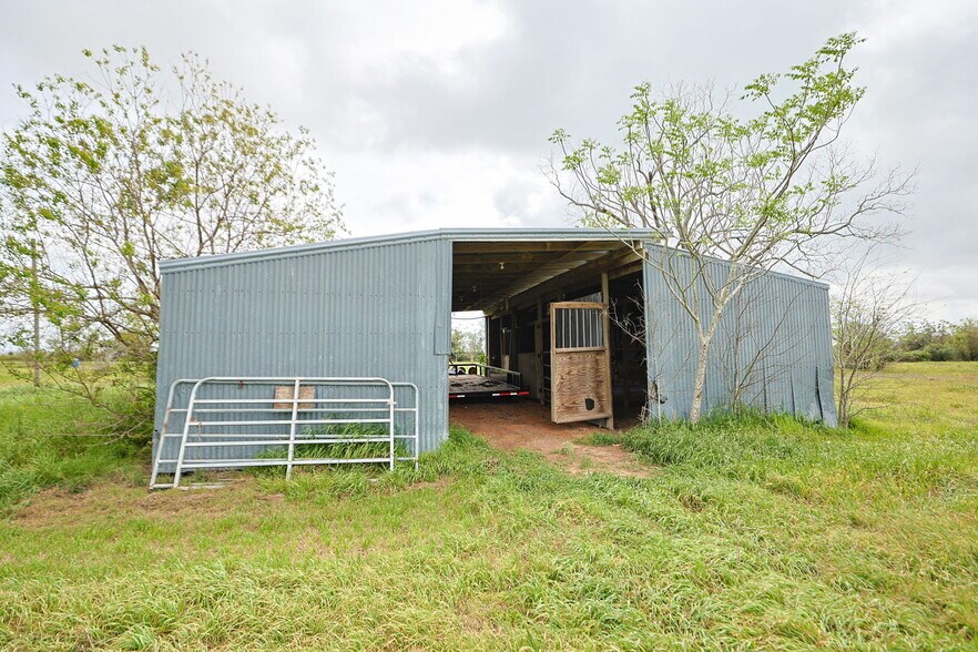 More Photos Of 10191 Bonner Rd, Pattison Specialty For Sale